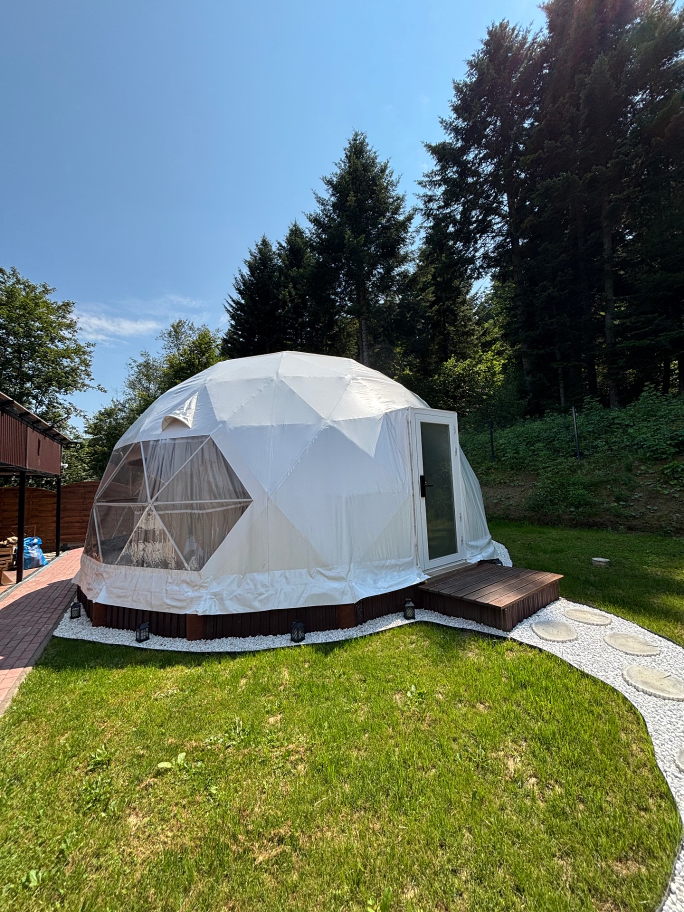 Glamping i dom Bieszczadzki Amor o zmierzchu w Bieszczadach